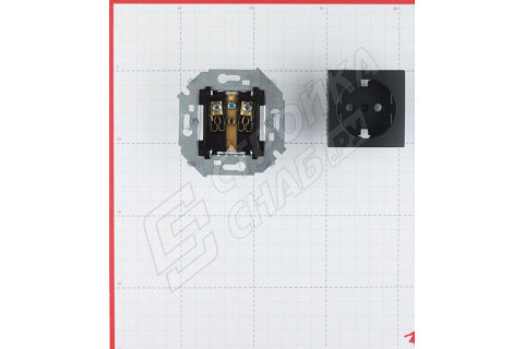 Розетка Simon 15 1591432-038 скрытая установка графит с заземлением Розетка Simon 15 1591432-038 скрытая установка графит с заземлением