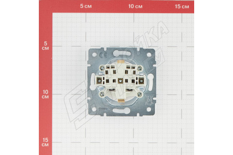 Розетка Lezard KARINA 707-0288-123B скрытая установка белая с заземлением с крышкой Розетка Lezard KARINA 707-0288-123B скрытая установка белая с заземлением с крышкой