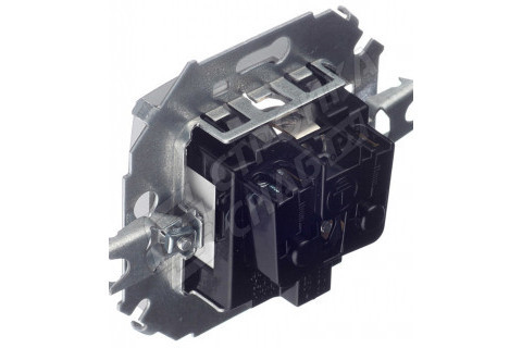 Розетка Simon 15 1591443-033 скрытая установка алюминий с заземлением со шторками Розетка Simon 15 1591443-033 скрытая установка алюминий с заземлением со шторками