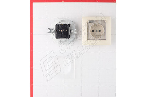 Розетка с рамкой Simon 15 1590450-031 скрытая установка слоновая кость с заземлением IP44 с крышкой со шторками Розетка с рамкой Simon 15 1590450-031 скрытая установка слоновая кость с заземлением IP44 с крышкой со шторками