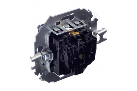 Розетка Simon 15 1591443-038 скрытая установка графит с заземлением со шторками Розетка Simon 15 1591443-038 скрытая установка графит с заземлением со шторками